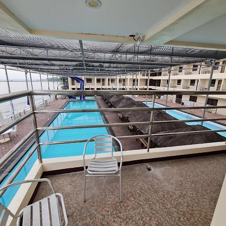 La Primera Grande Beach Resort Roxas  Kültér fotó