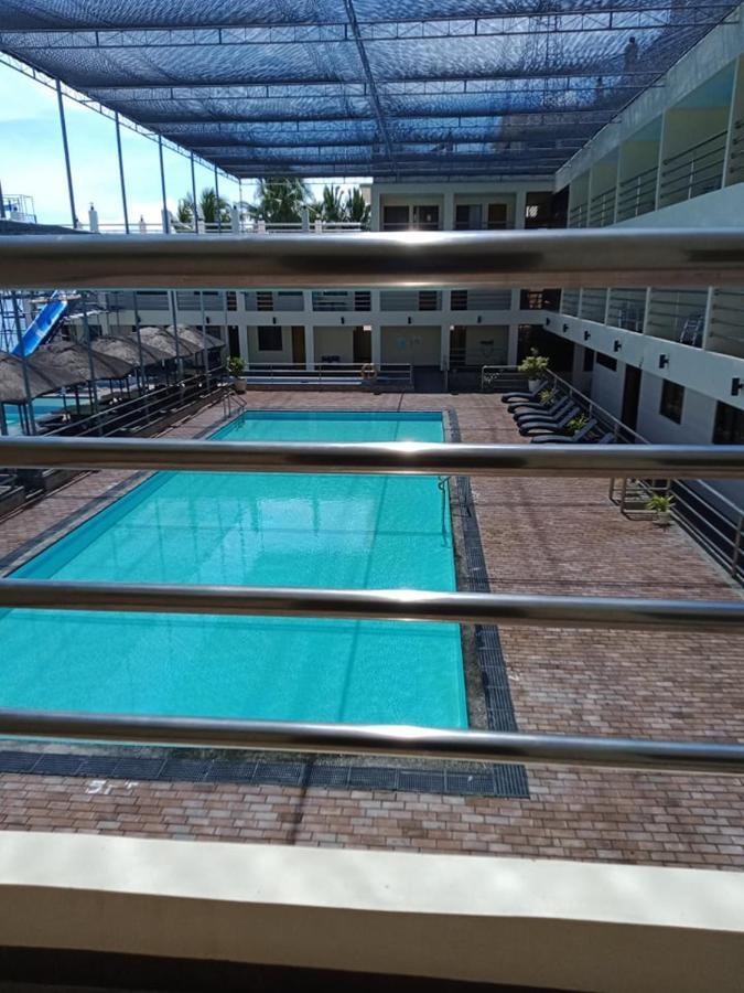La Primera Grande Beach Resort Roxas  Kültér fotó
